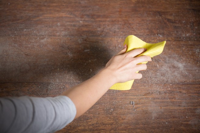 Dusting and dust rag