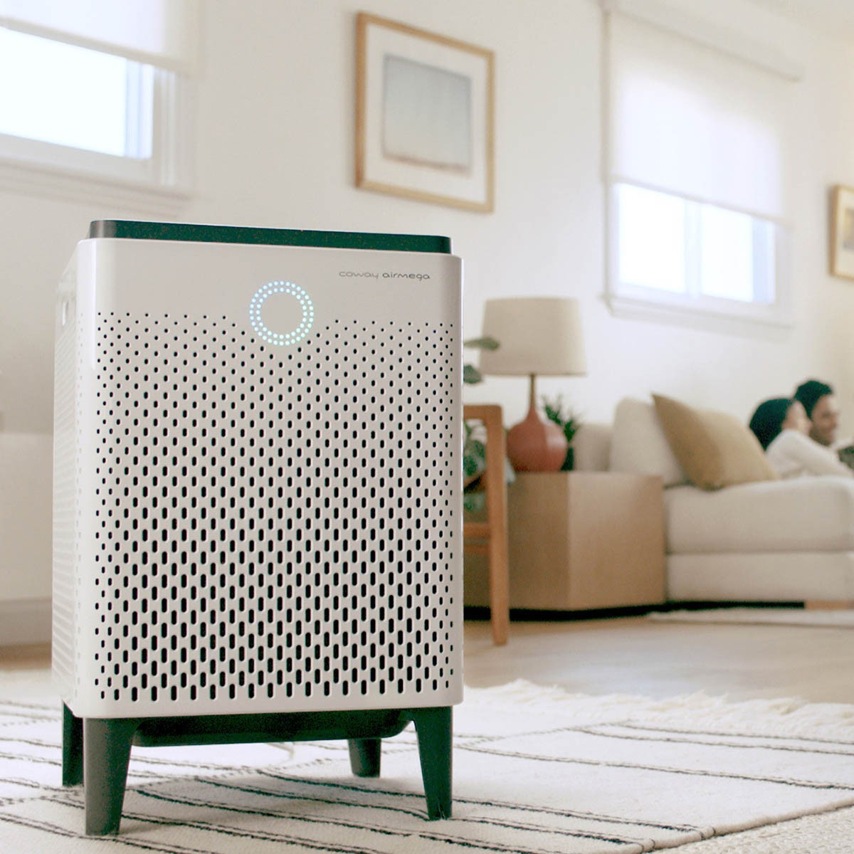 https://s3-assets.sylvane.com/media/images/products/coway-airmega-400s-air-purifier-alexa-lifestyle-2.jpg