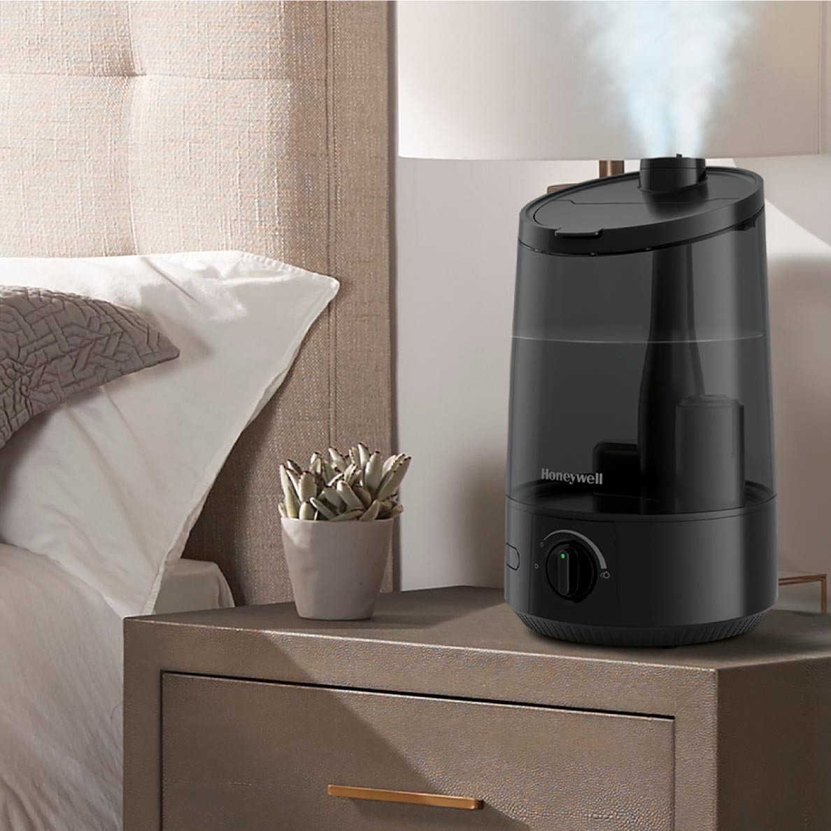 https://s3-assets.sylvane.com/media/images/products/honeywell-hul585b-top-fill-ultrasonic-cool-mist-humidifier-lifestyle.jpg